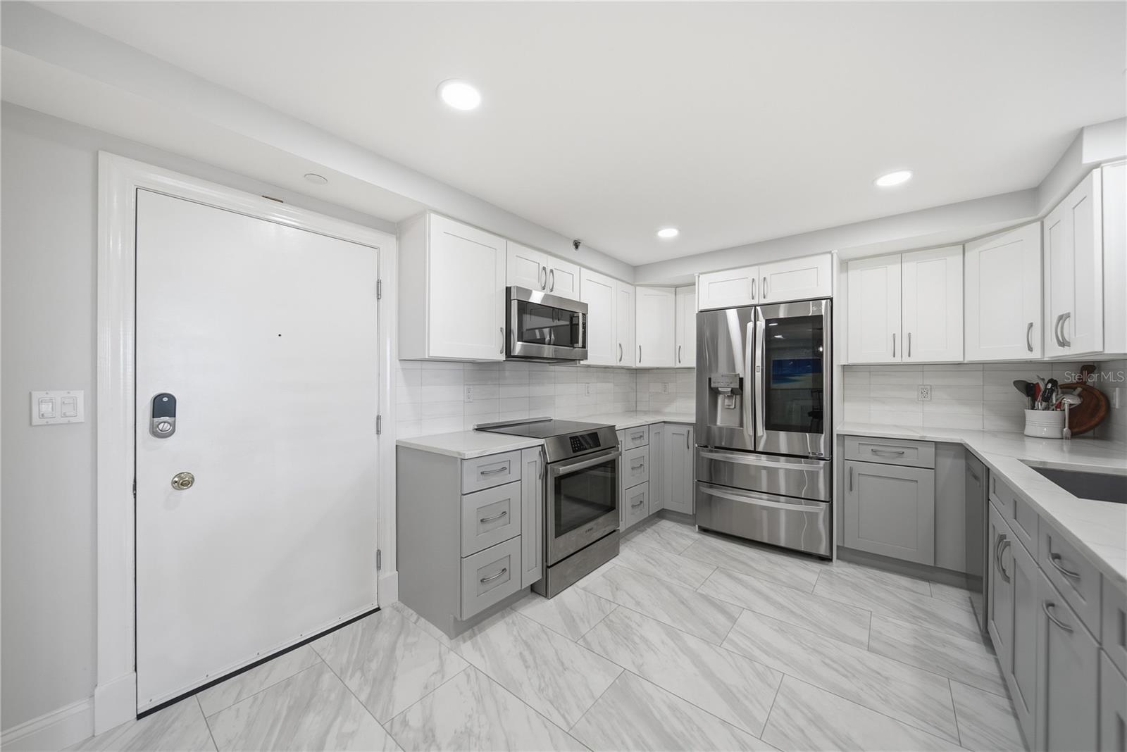 KEY CAPRI CONDO - Residential