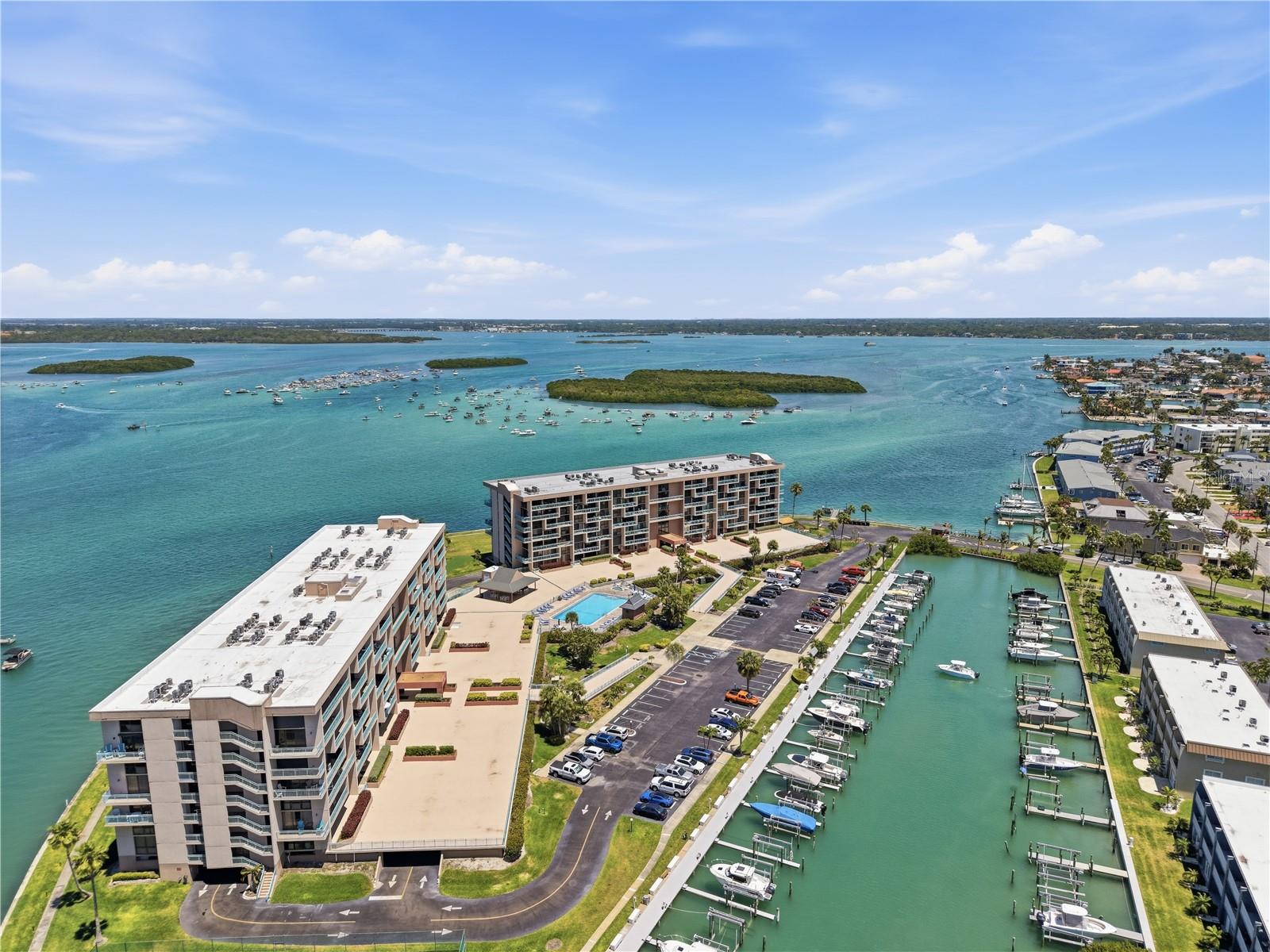 KEY CAPRI CONDO - Residential