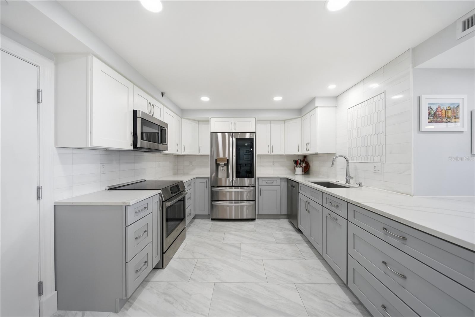 KEY CAPRI CONDO - Residential