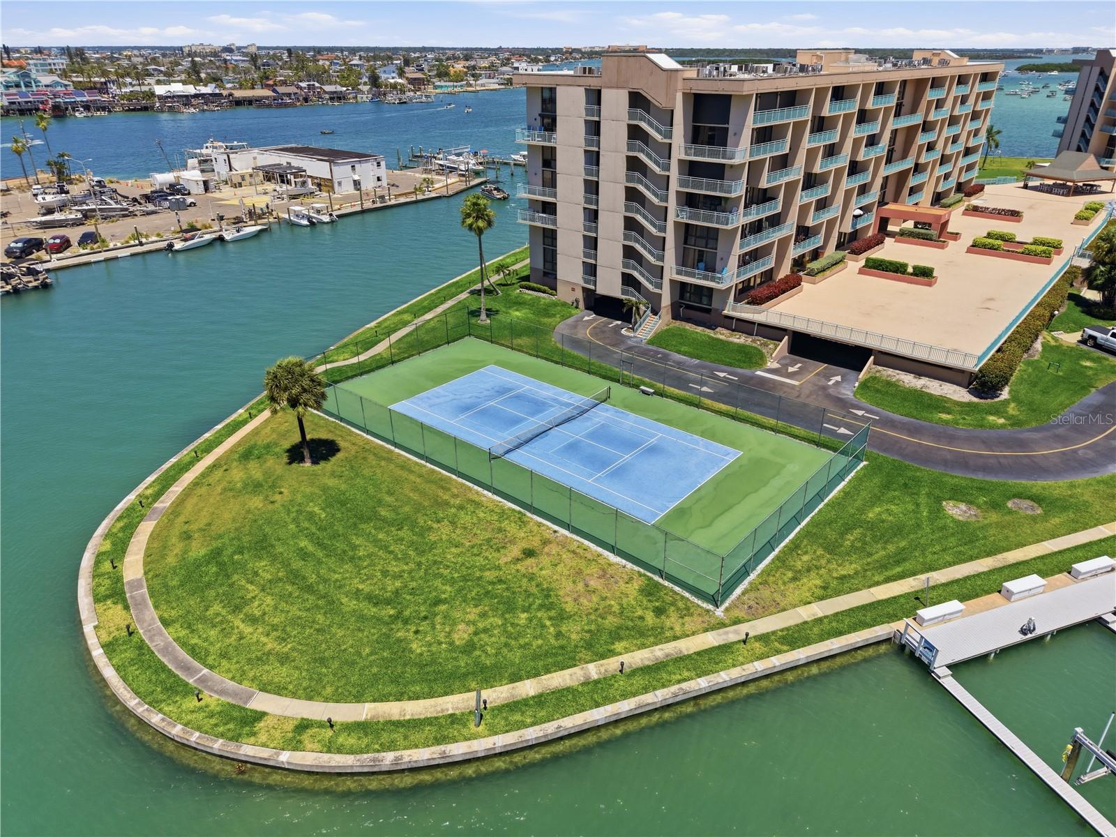 KEY CAPRI CONDO - Residential