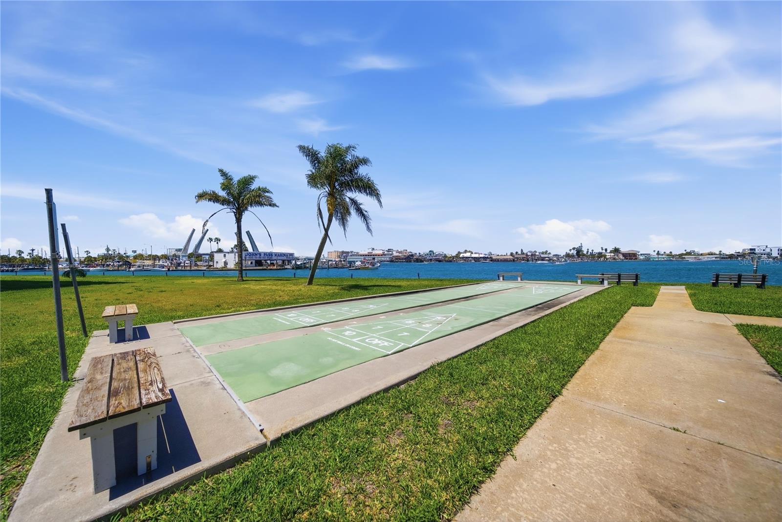 KEY CAPRI CONDO - Residential