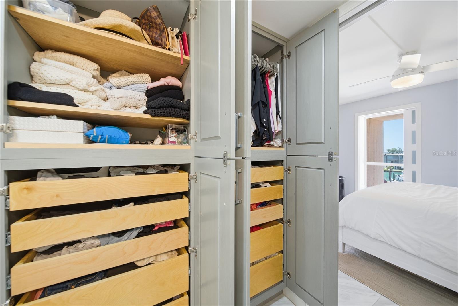 KEY CAPRI CONDO - Residential