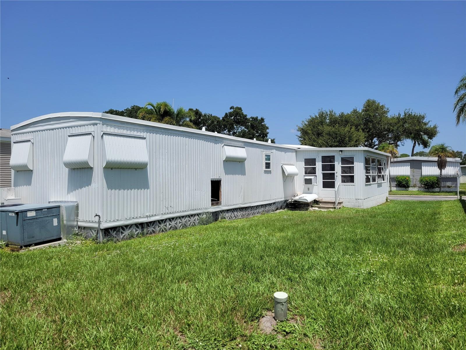 OAKWOOD MANOR - Residential