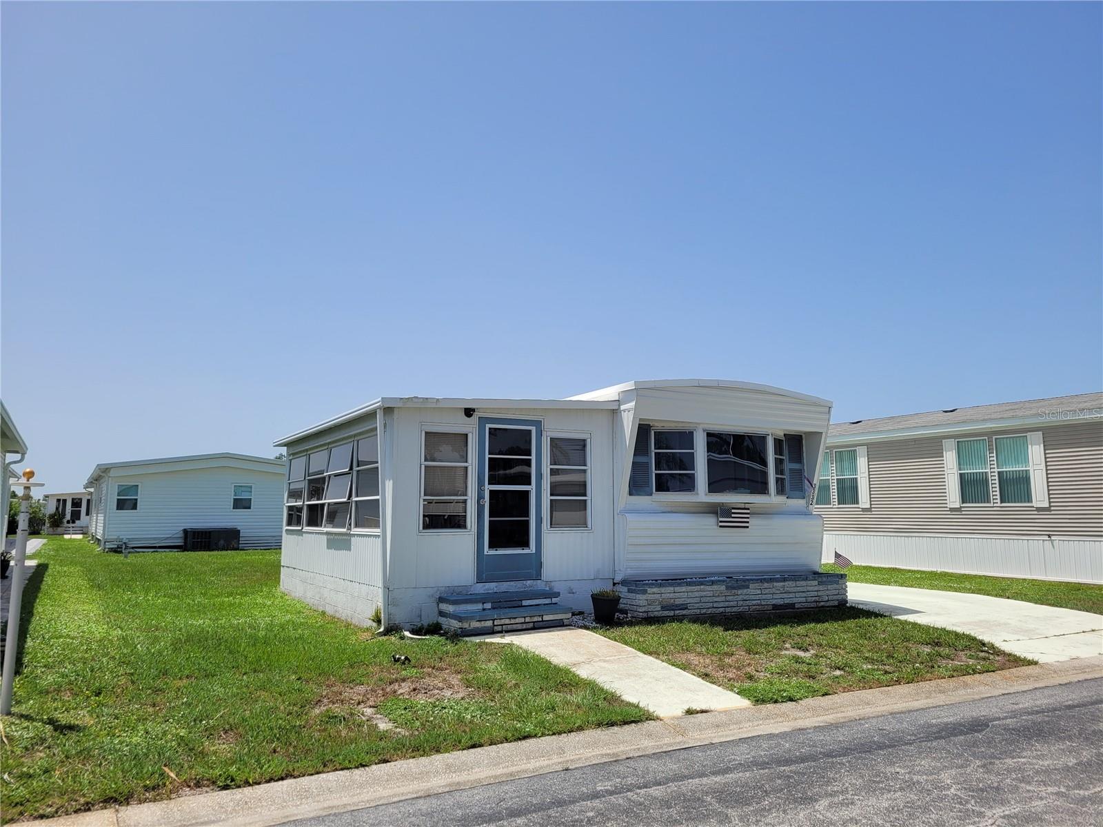 OAKWOOD MANOR - Residential