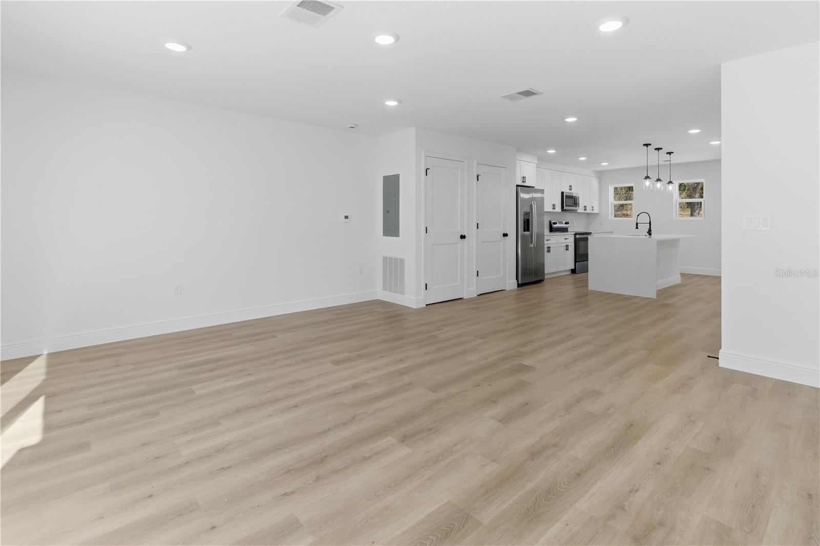 RIVER RIDGE - Residential