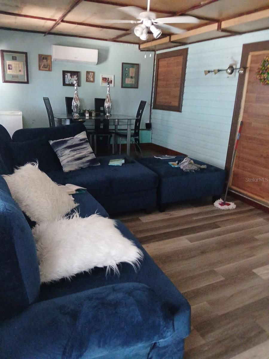 FAIRFAX HILLS - Residential