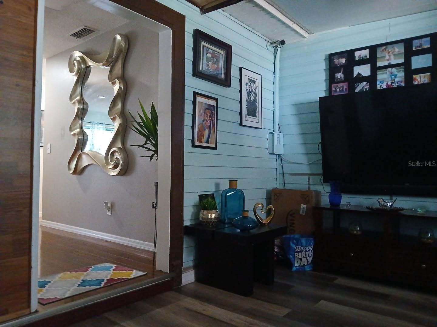 FAIRFAX HILLS - Residential