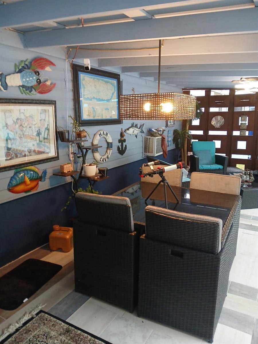 FAIRFAX HILLS - Residential