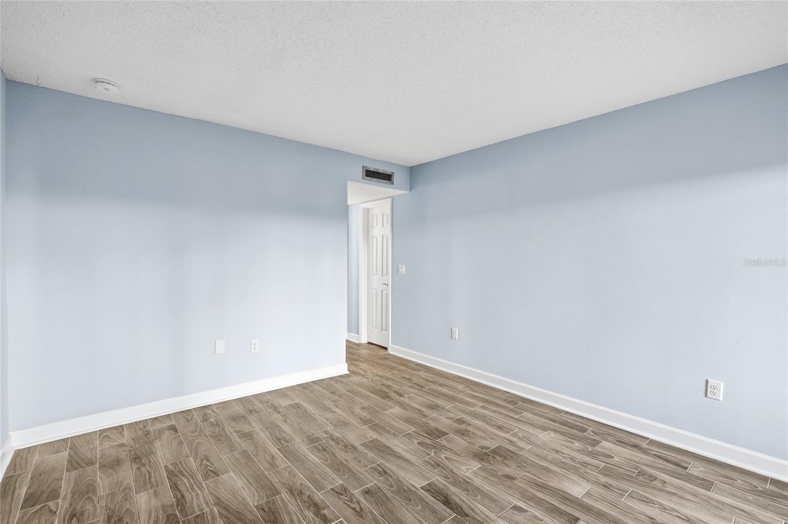 WINDRUSH COVE PH 1 CONDO - Residential