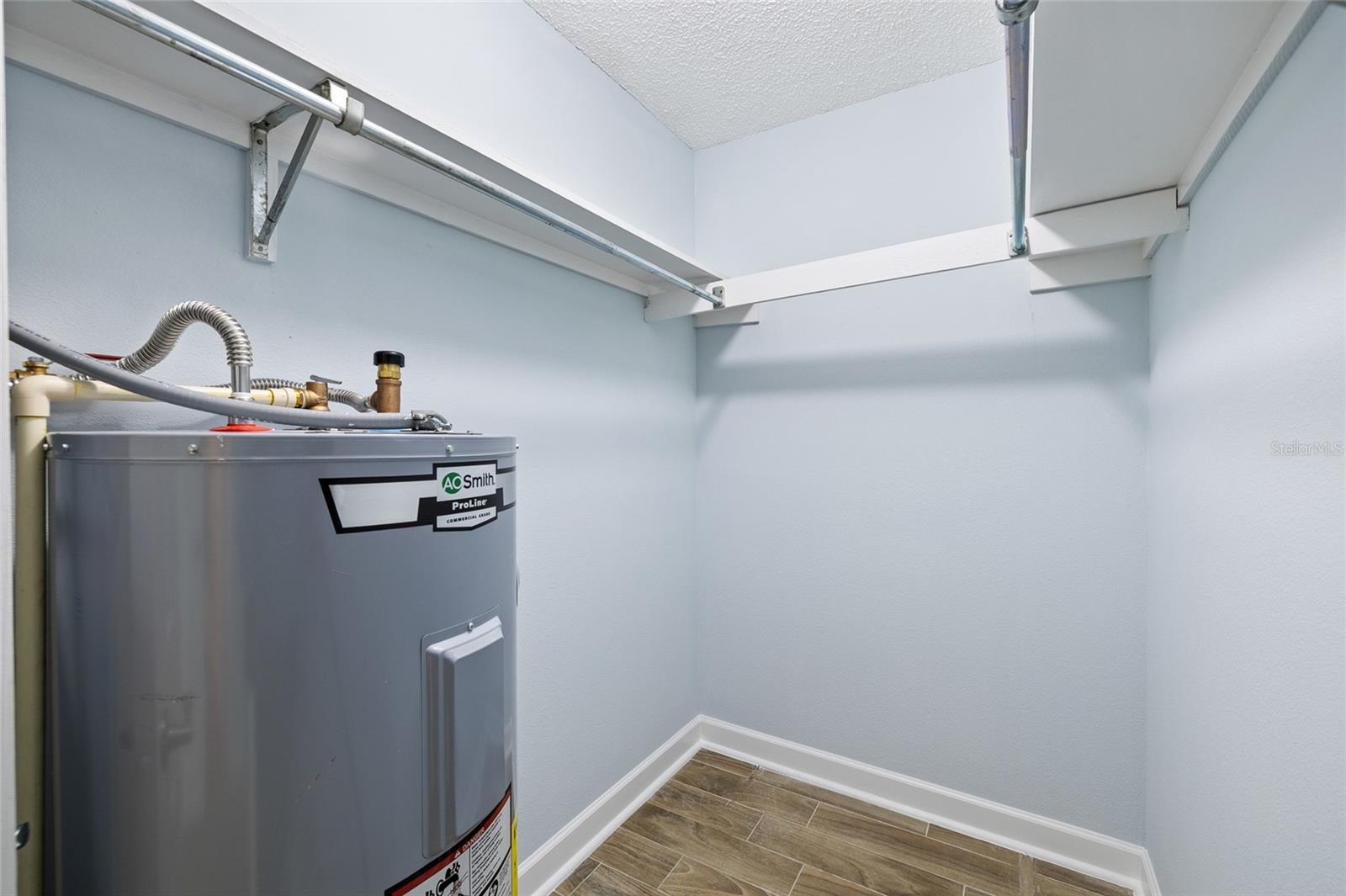 WINDRUSH COVE PH 1 CONDO - Residential