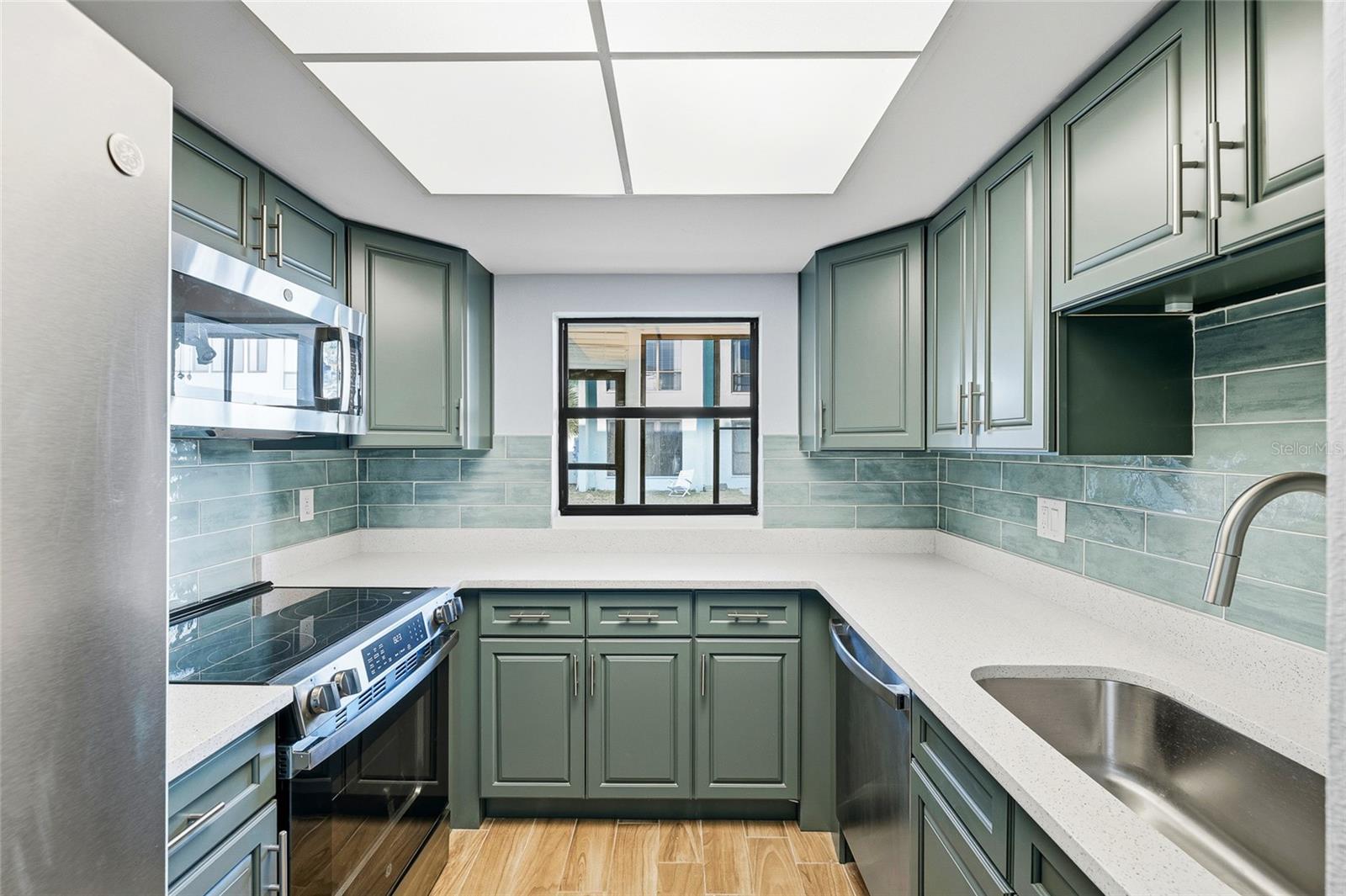 WINDRUSH COVE PH 1 CONDO - Residential