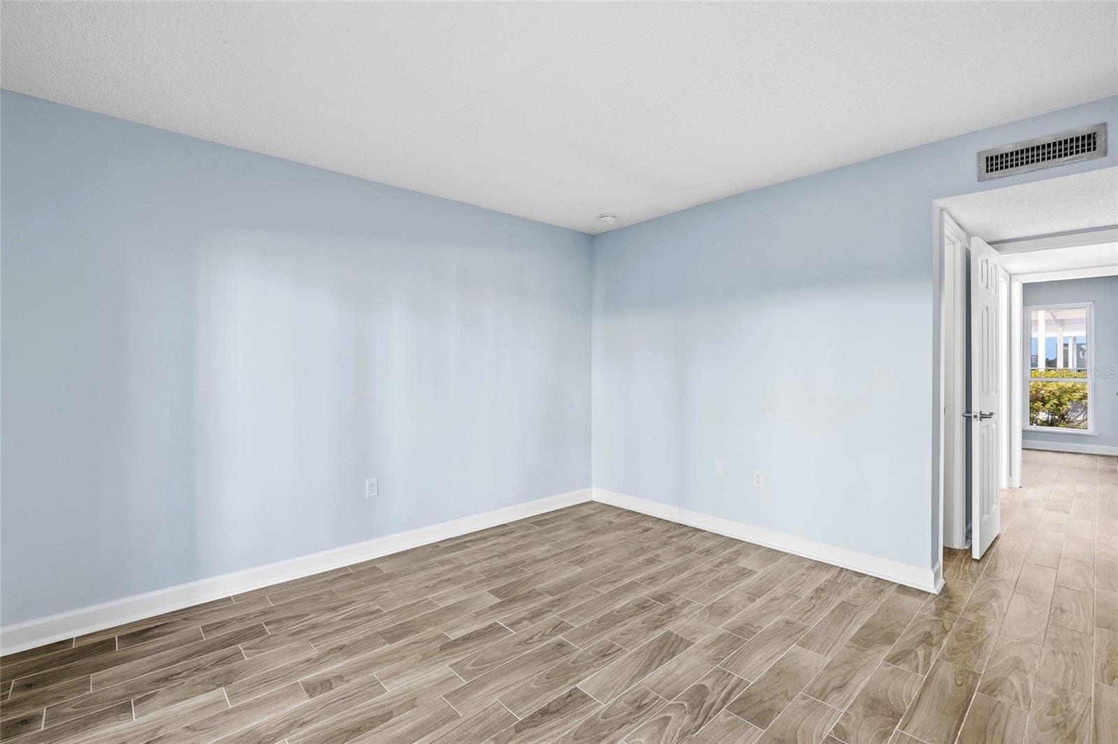 WINDRUSH COVE PH 1 CONDO - Residential