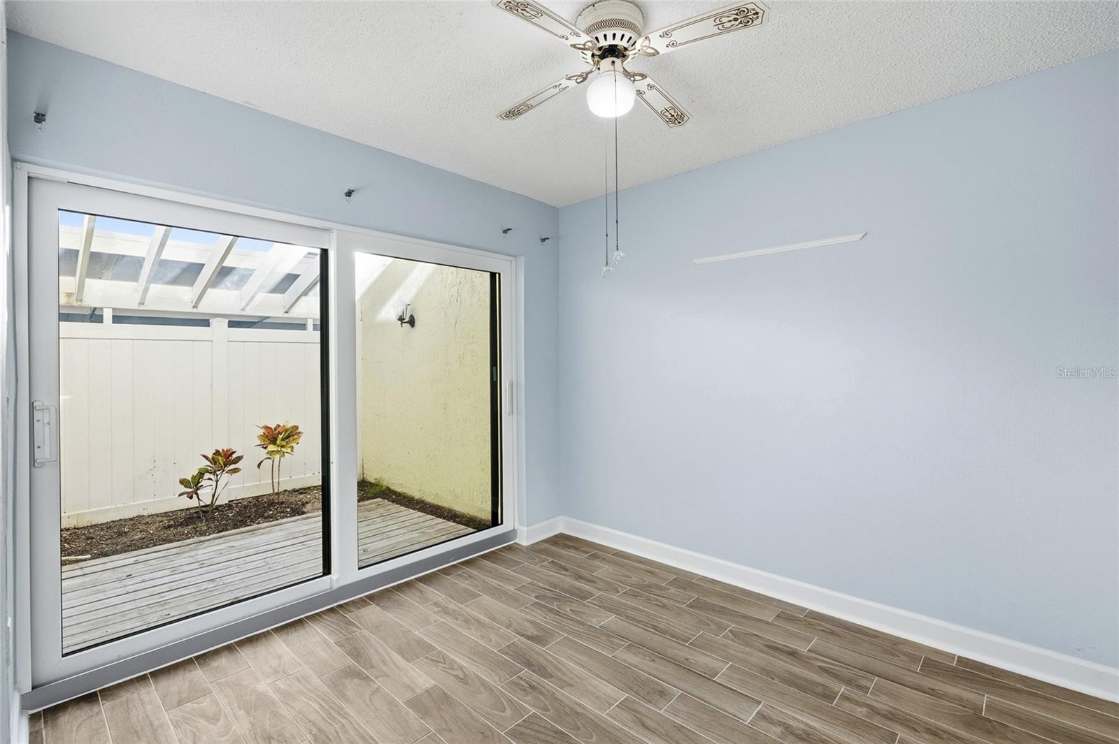 WINDRUSH COVE PH 1 CONDO - Residential