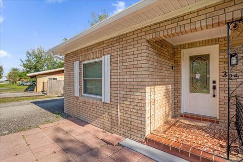 A home in DELAND