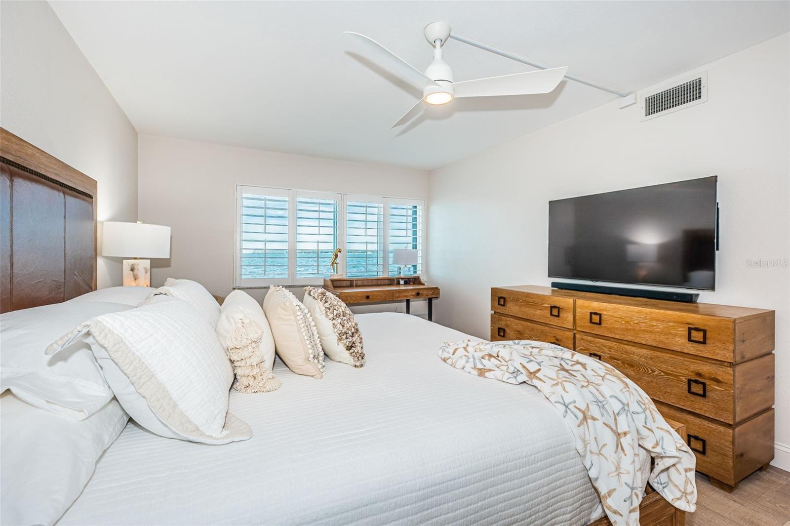 LA PUERTA DEL SOL CONDO - Residential