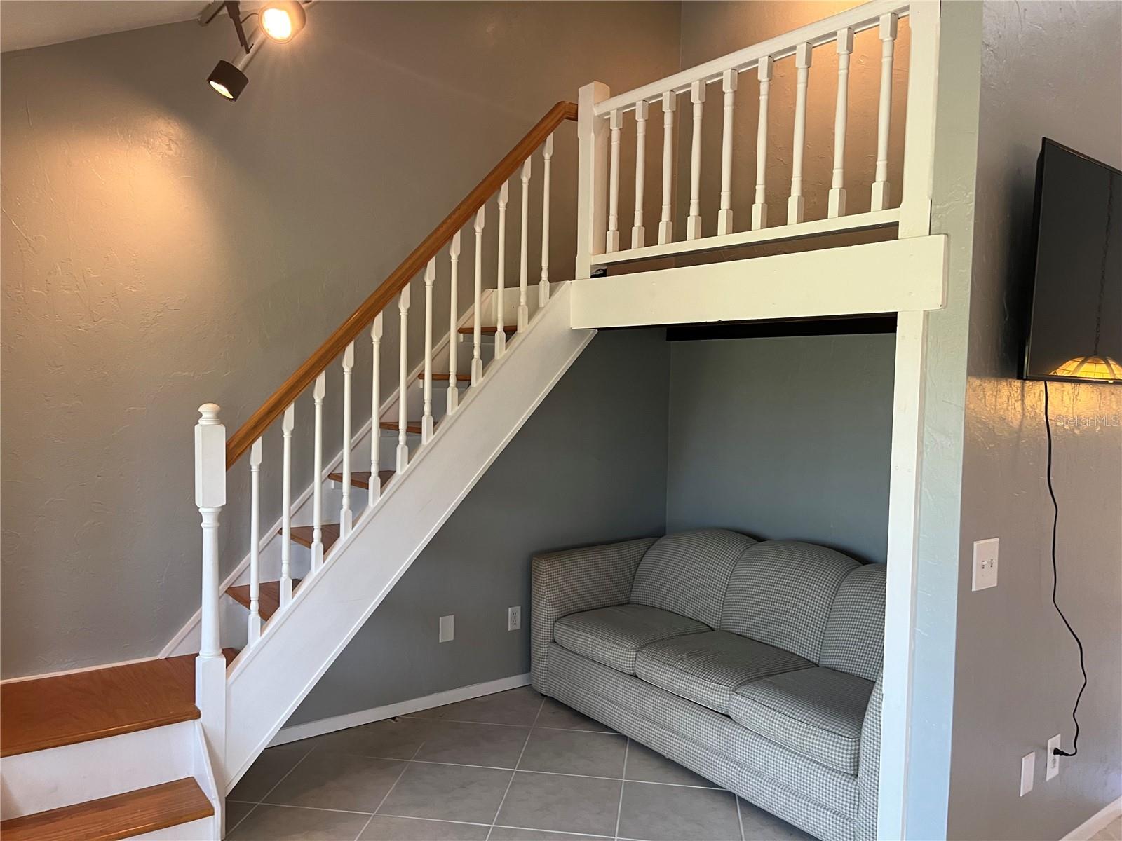 BIRD BAY VILLAGE - Residential Lease