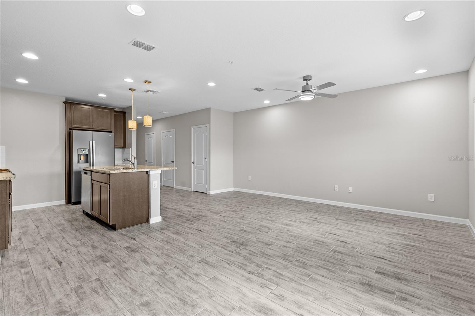 HIDDEN LAKE RESERVE - Residential