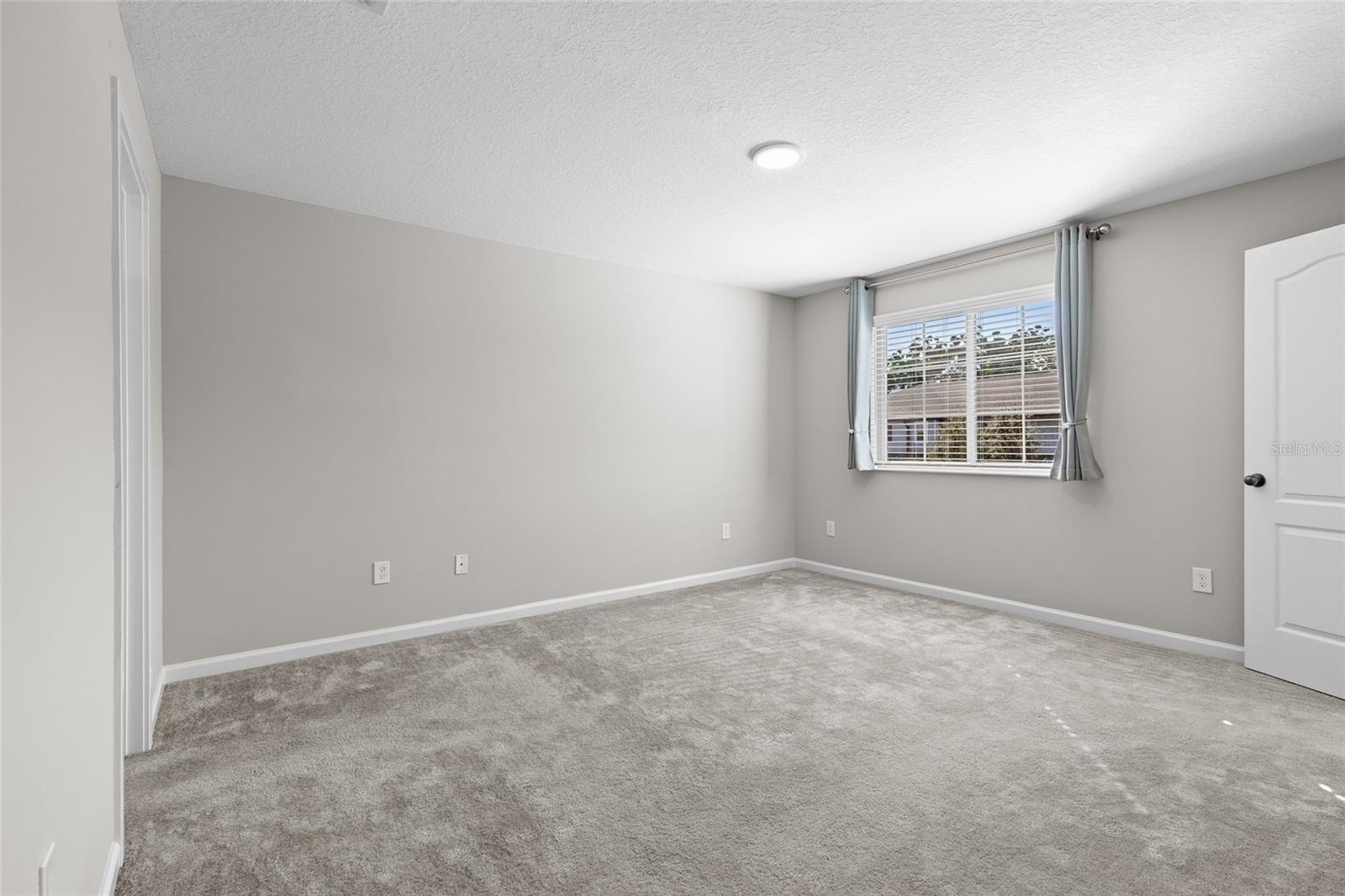 HIDDEN LAKE RESERVE - Residential