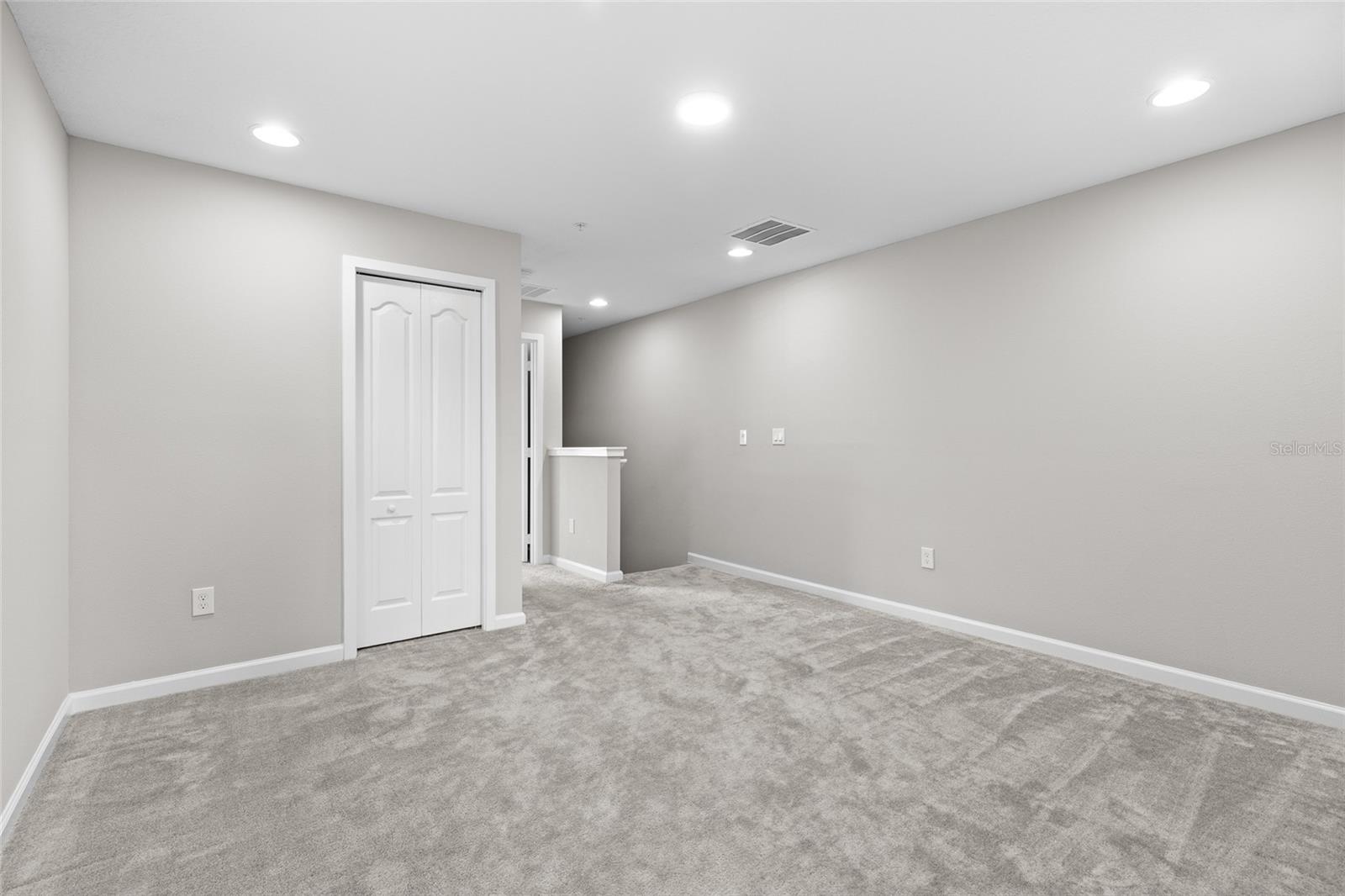 HIDDEN LAKE RESERVE - Residential