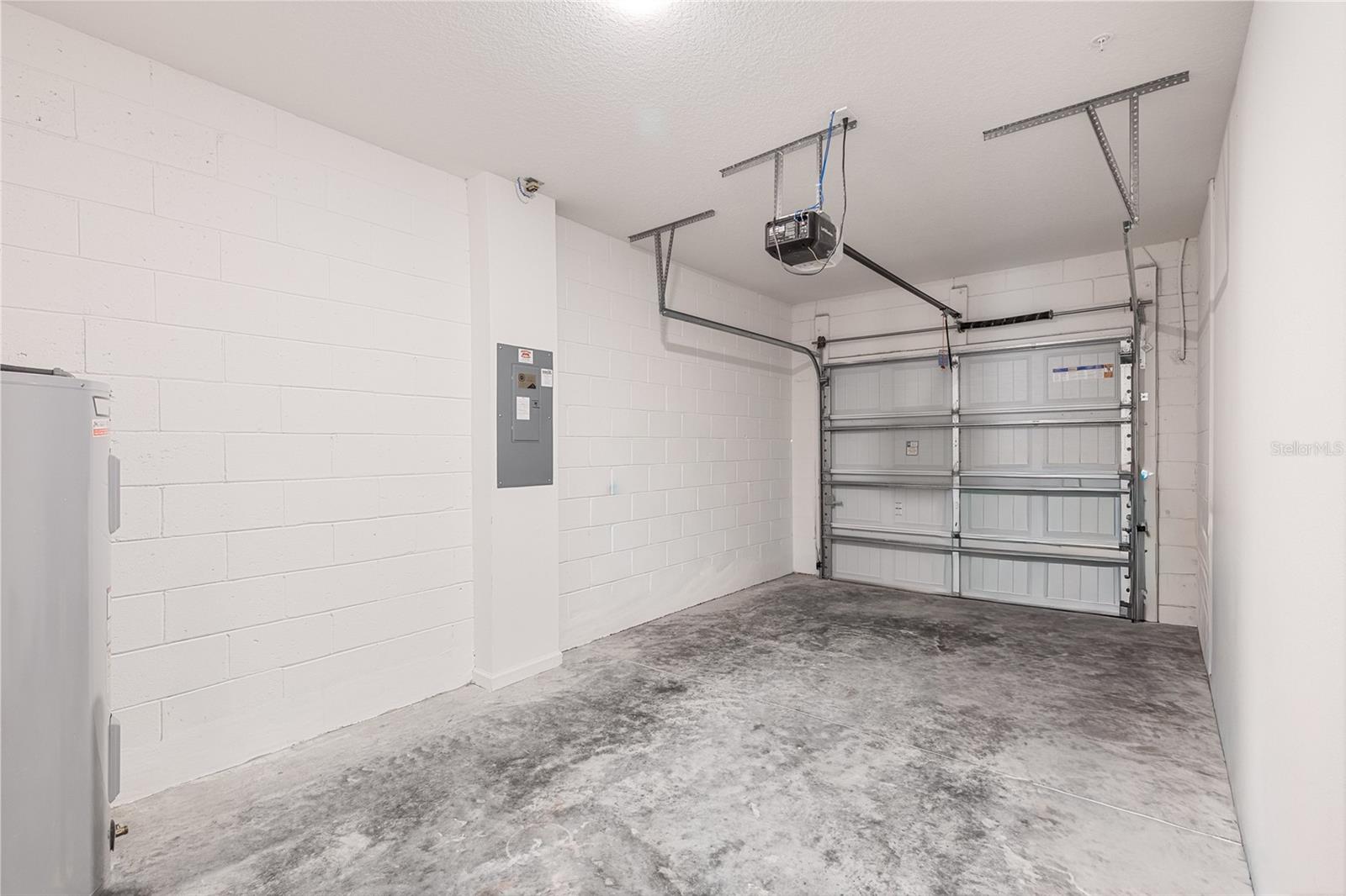 HIDDEN LAKE RESERVE - Residential