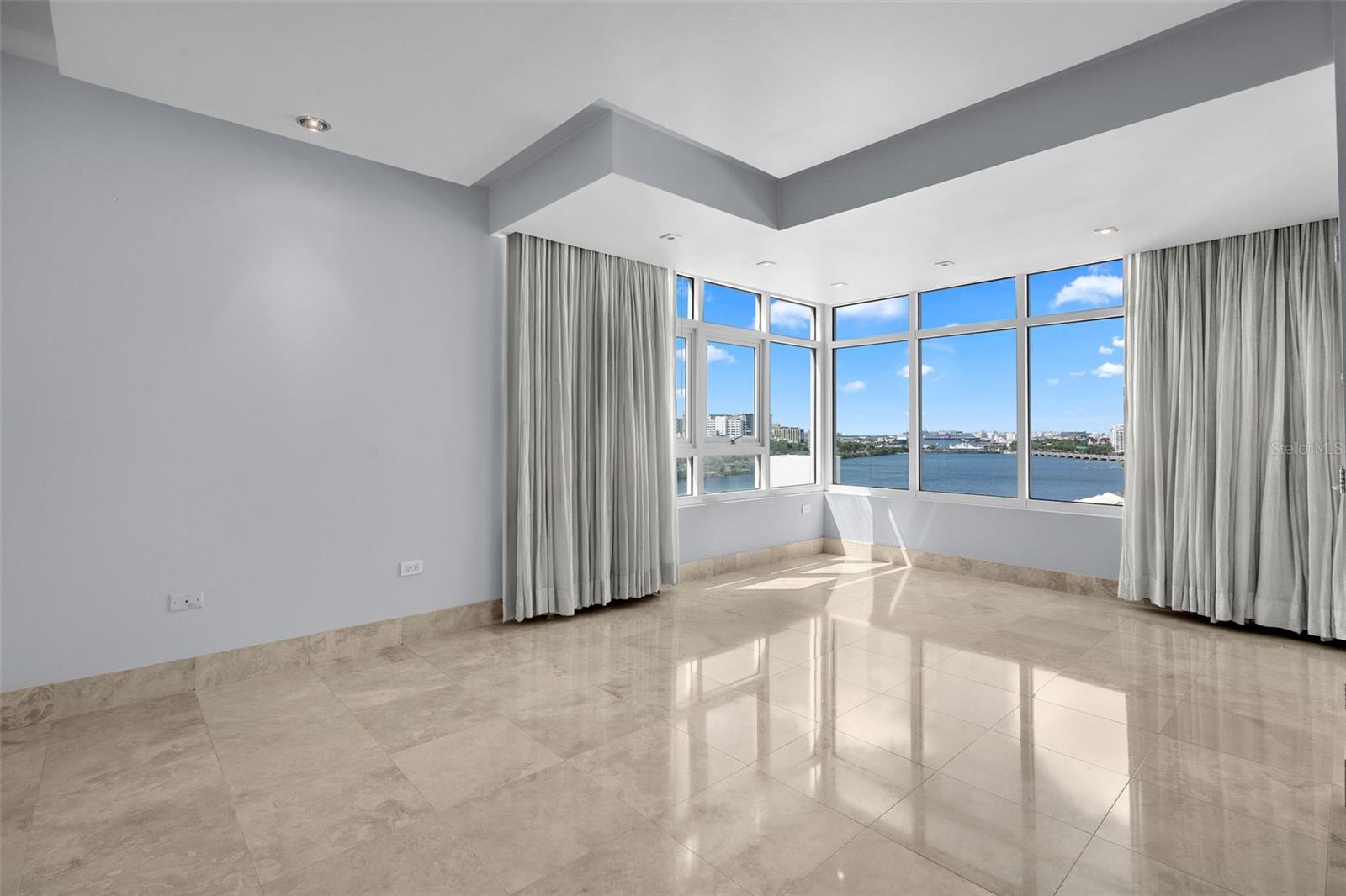 BRISTOL CONDOMINIUM - Residential