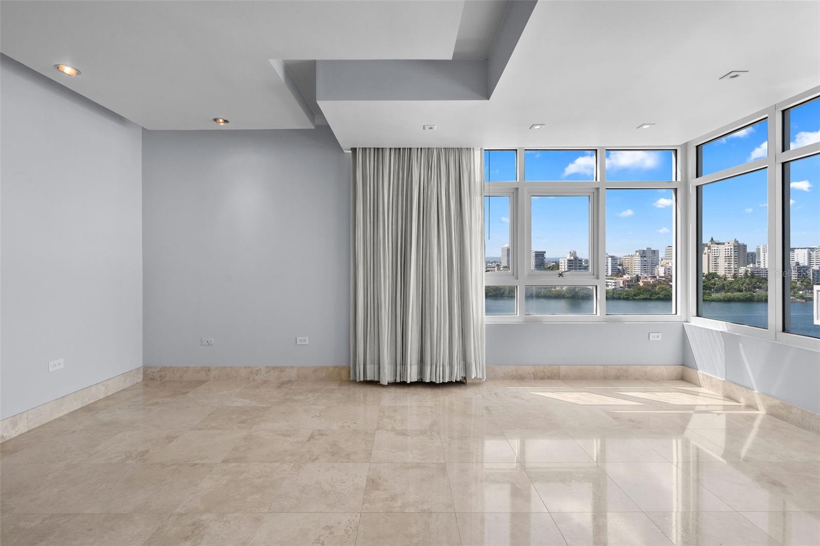 BRISTOL CONDOMINIUM - Residential