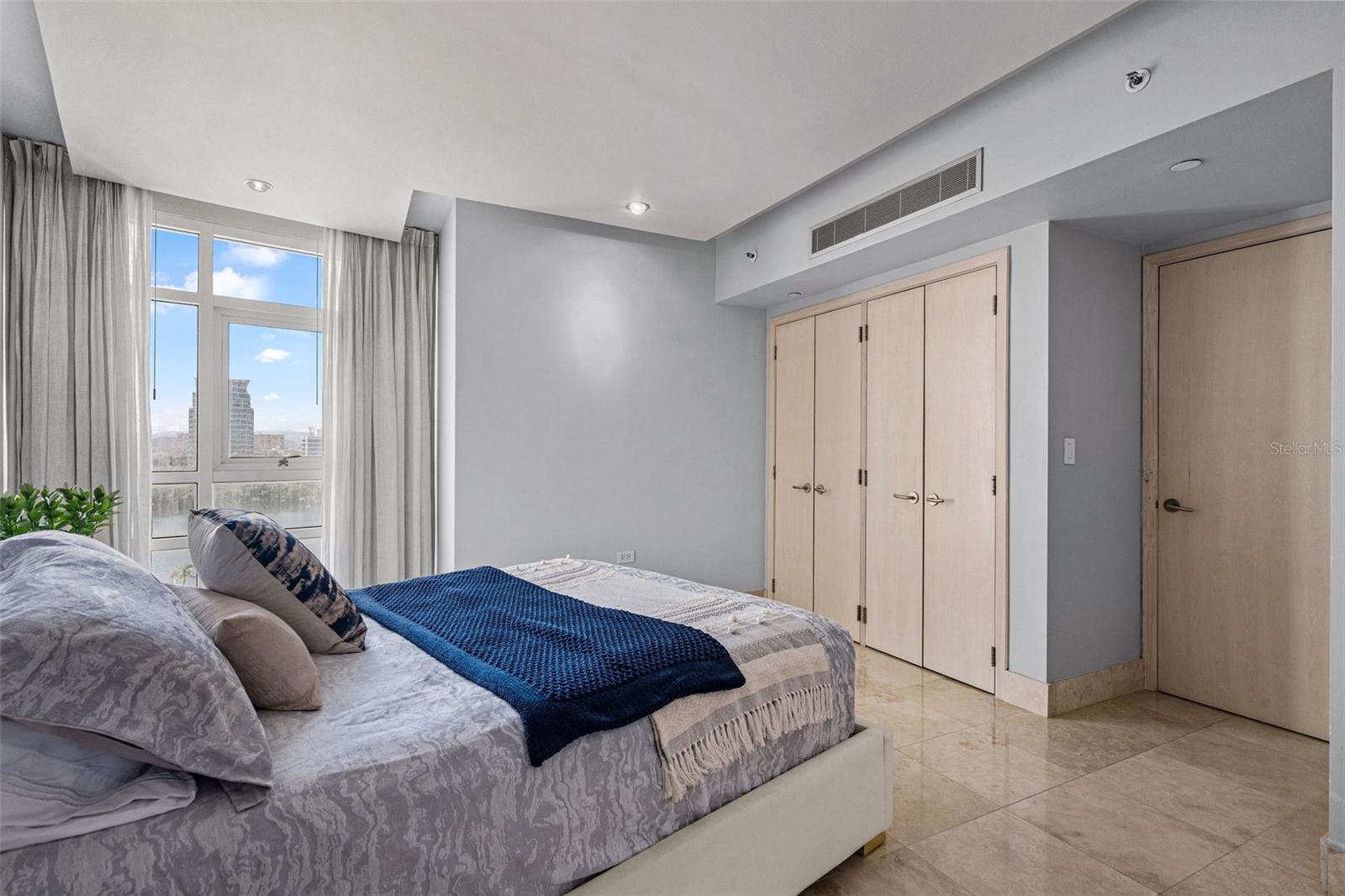 BRISTOL CONDOMINIUM - Residential