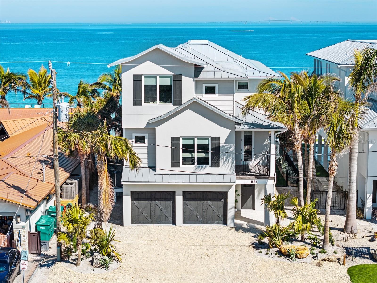 881 N SHORE DRIVE