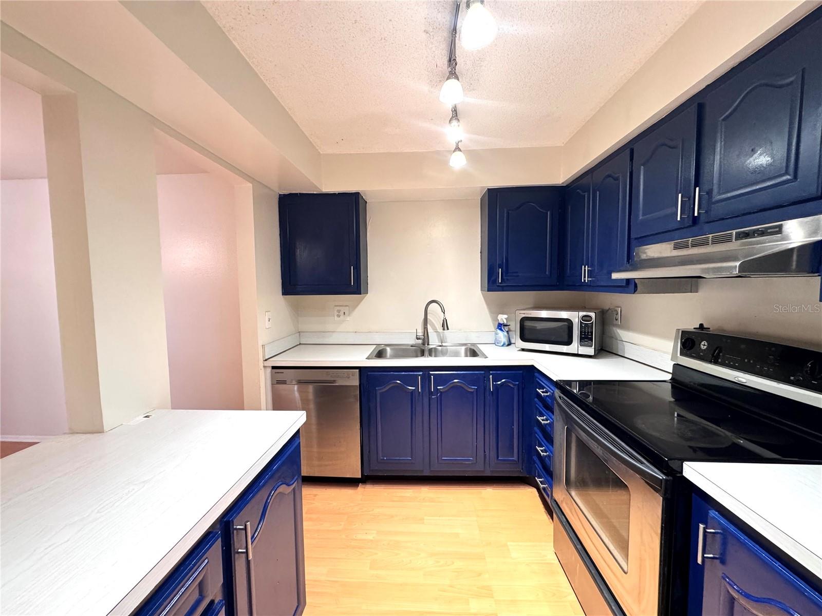 ROYAL ARMS CONDO - Residential Lease