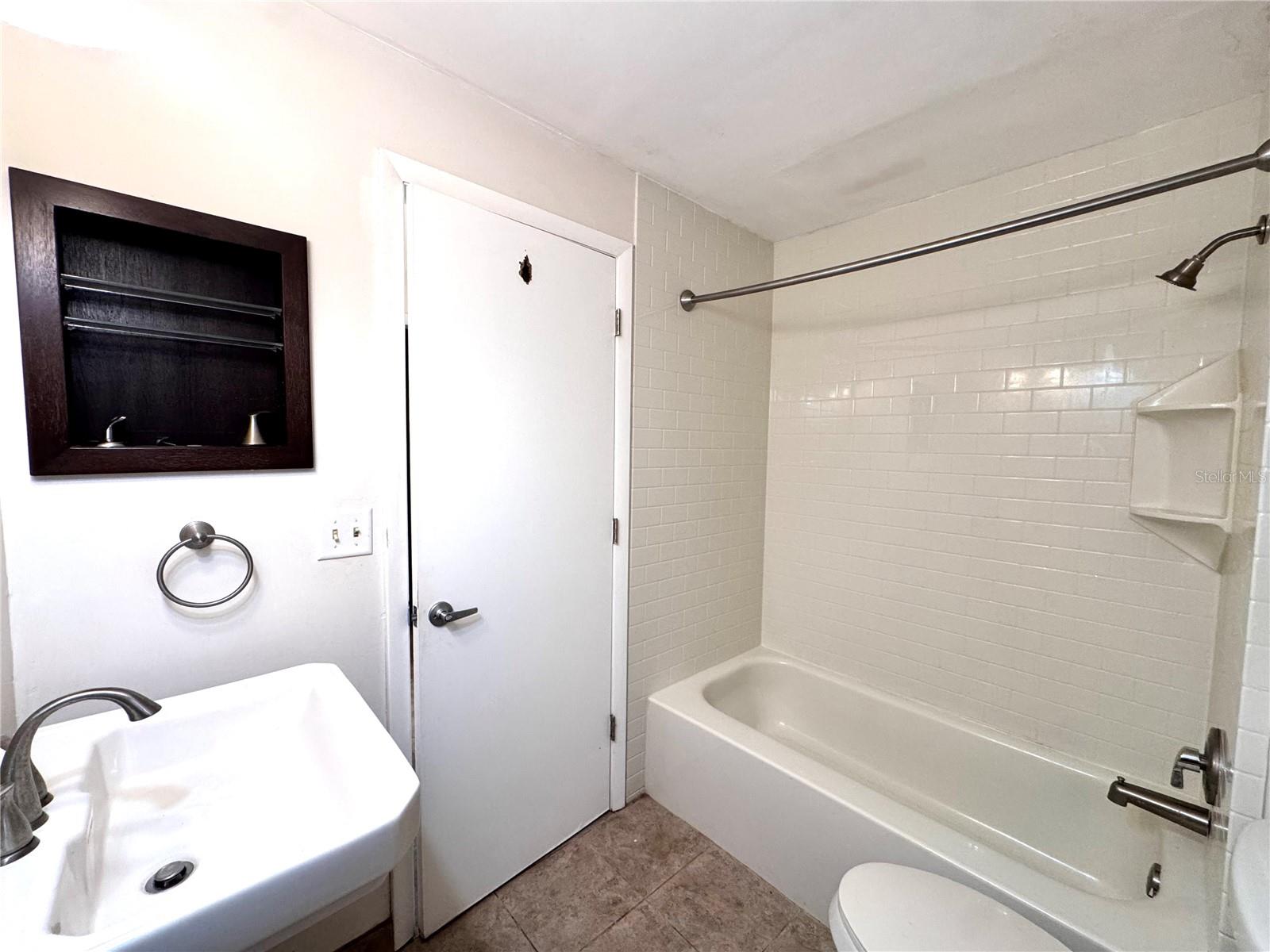 ROYAL ARMS CONDO - Residential Lease