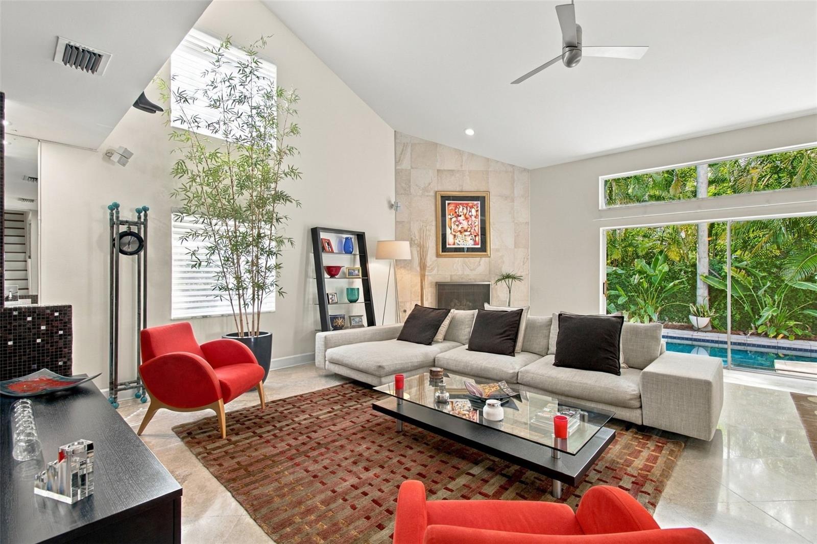 2718 W PRICE AVENUE