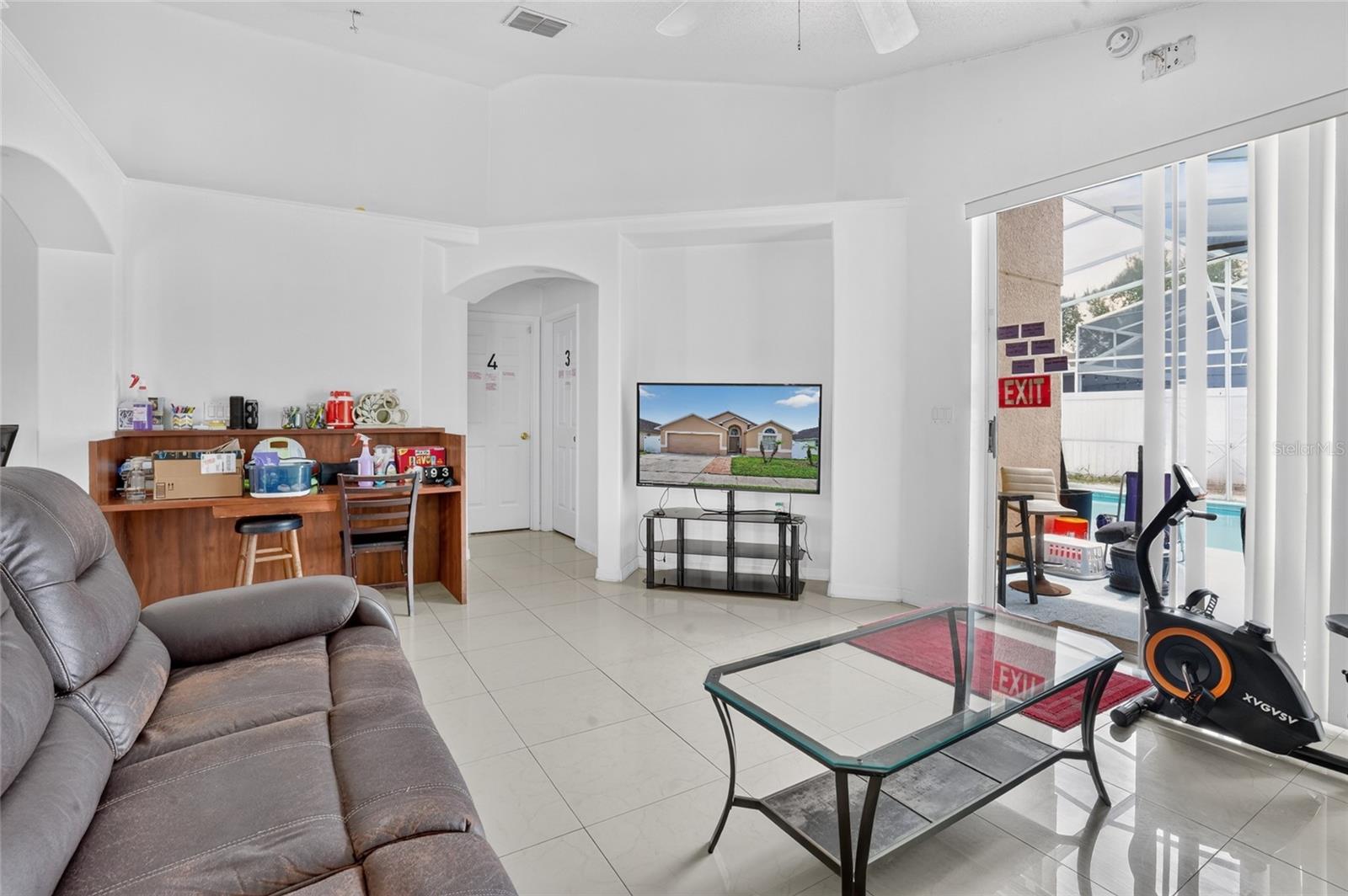 4624 EAGLET LANE