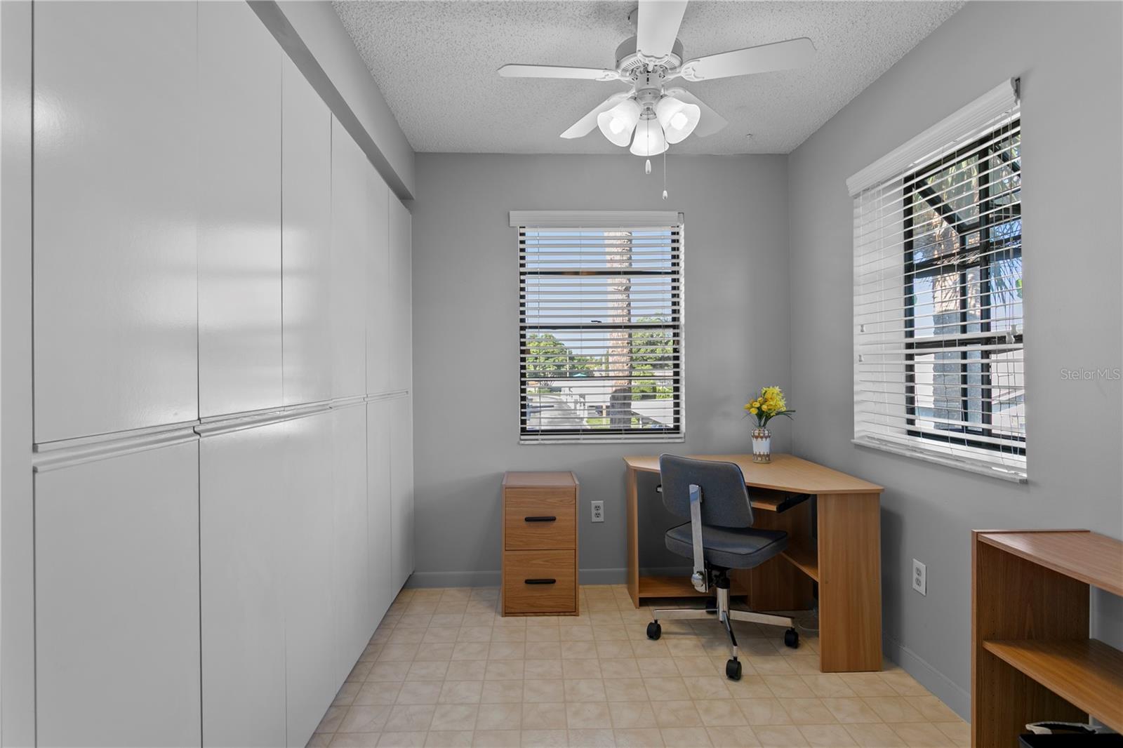 HARSHAW LAKE PARK CONDO - Residential