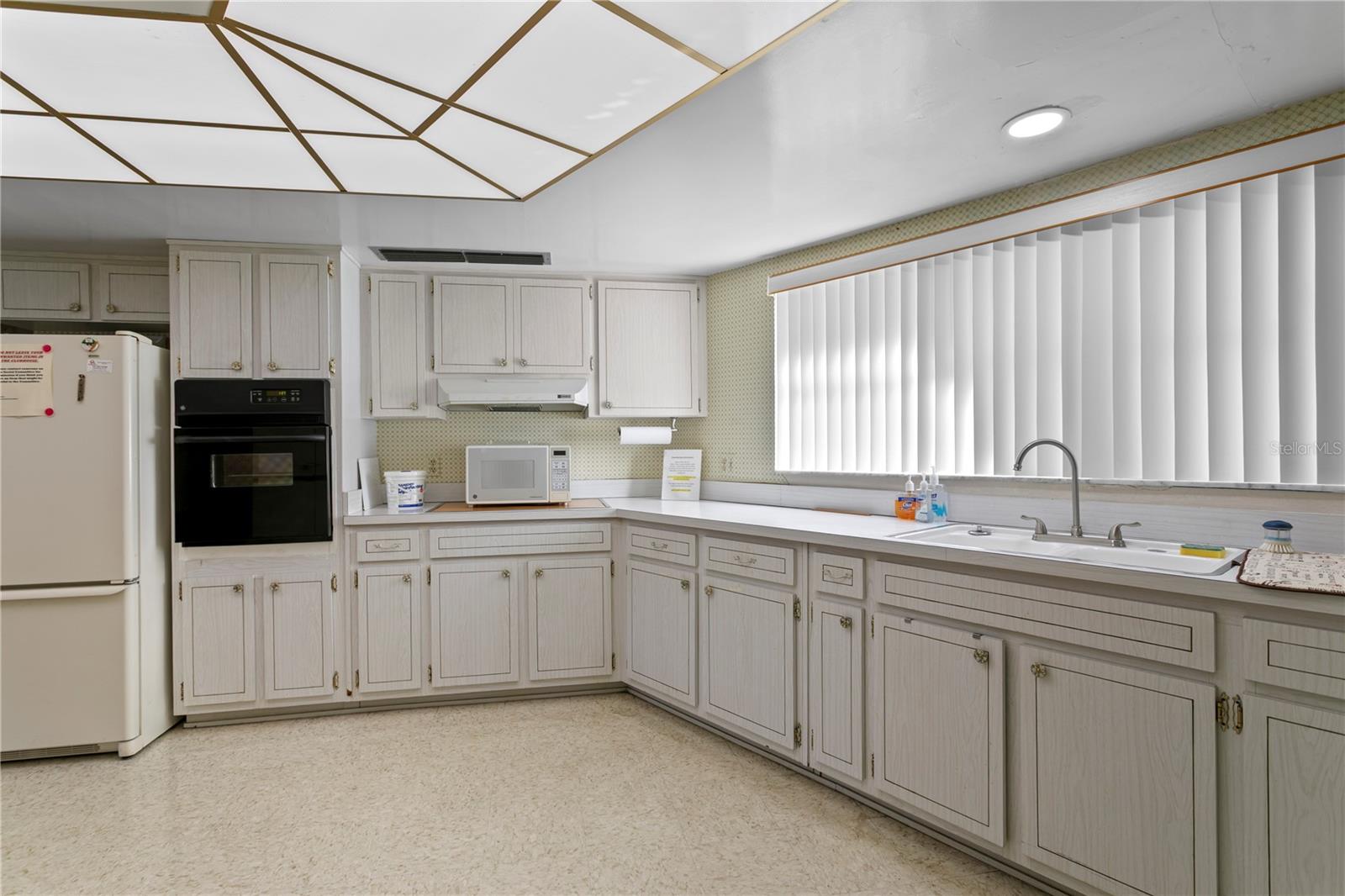 HARSHAW LAKE PARK CONDO - Residential