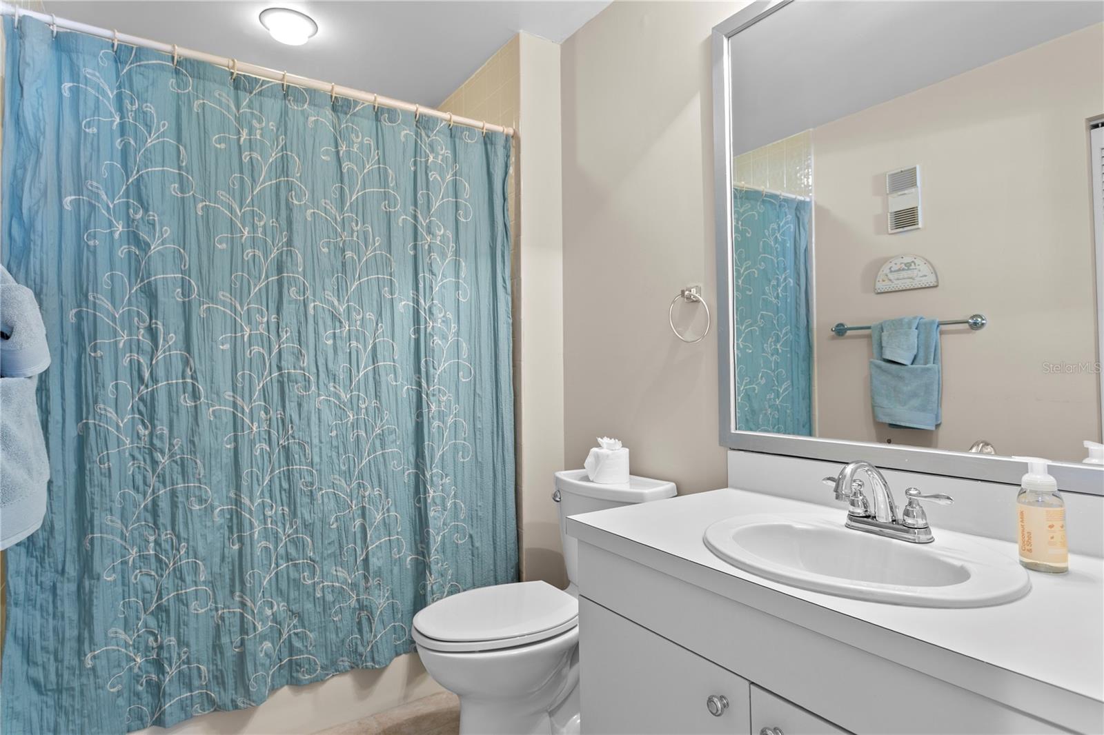 HARSHAW LAKE PARK CONDO - Residential