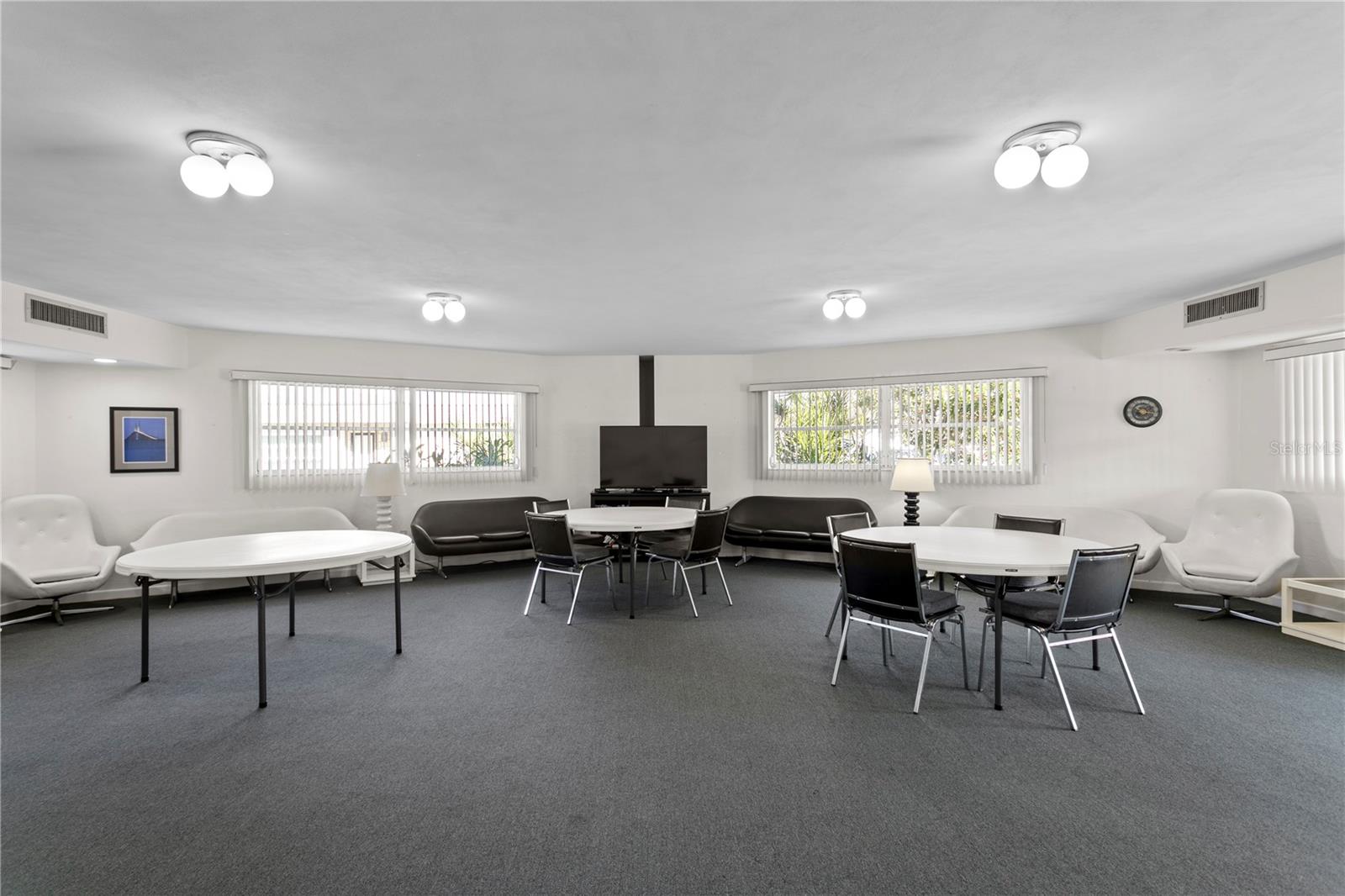 HARSHAW LAKE PARK CONDO - Residential