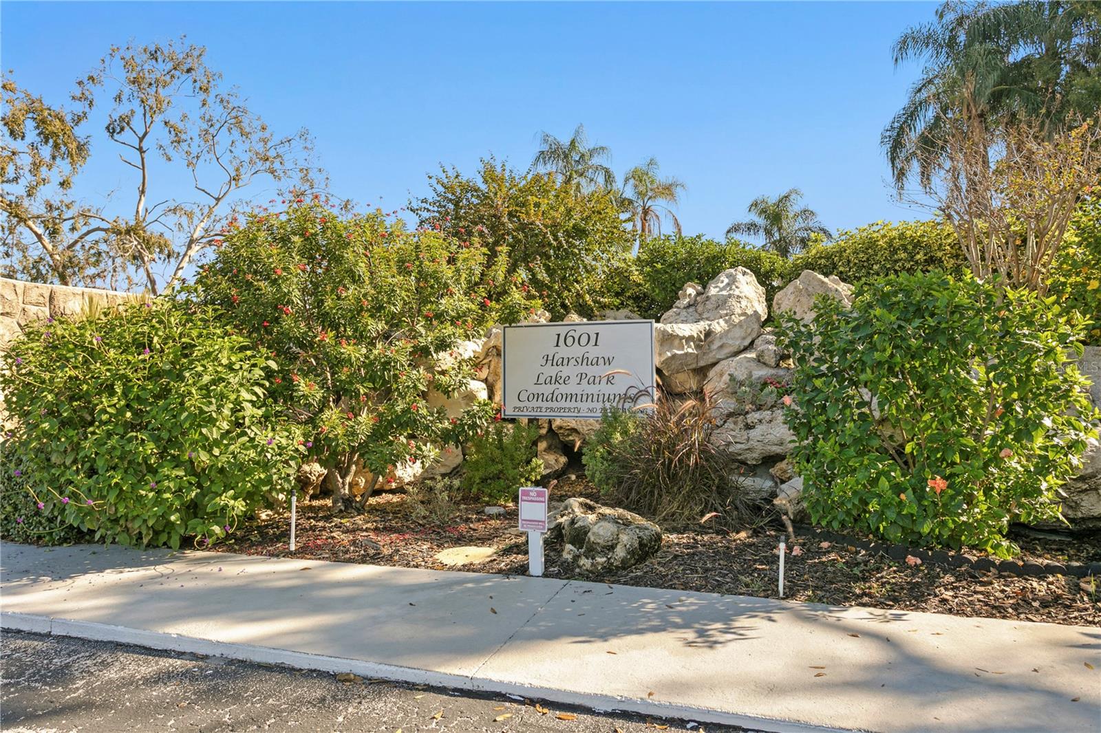 HARSHAW LAKE PARK CONDO - Residential