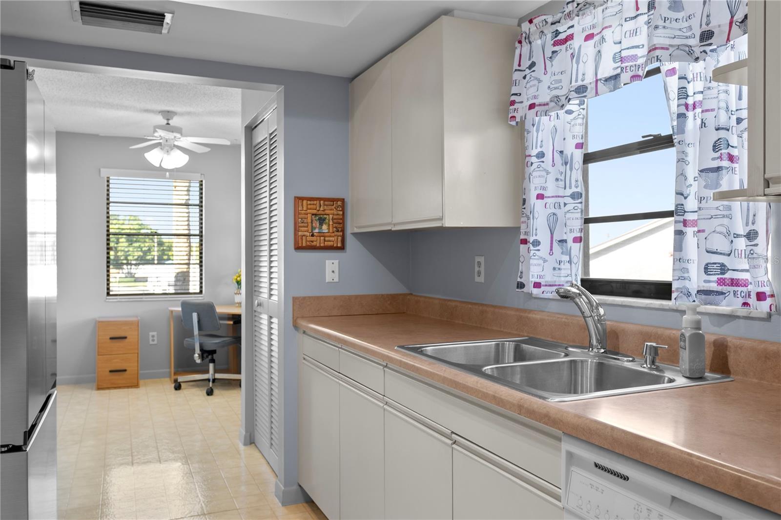 HARSHAW LAKE PARK CONDO - Residential