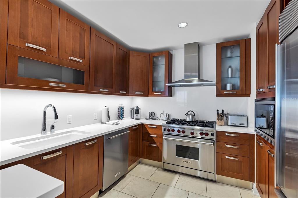 SIESTA KEY BEACH RESIDENCES II - Residential Lease