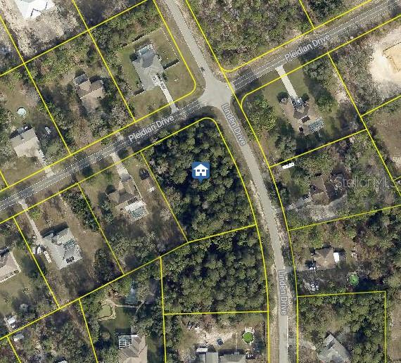 Prime corner lot in the heart of Spring Hill! This spacious residential lot offers an excellent opportunity to build your dream home in a well-established neighborhood. Enjoy convenient access to schools, shopping, dining, medical facilities, and just minutes from the Suncoast Parkway for easy commuting. No HOA and no flood zone. Don’t miss this chance to own land in one of Hernando County’s most desirable locations!