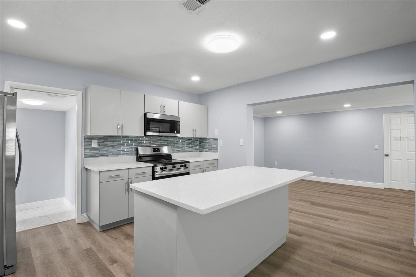 SIRMONS HEIGHTS - Residential