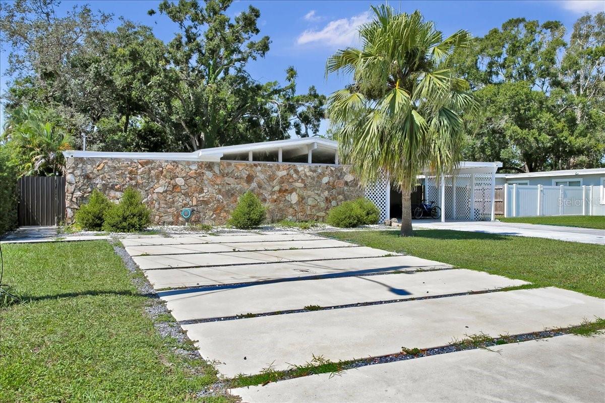 7502 LAKESIDE BOULEVARD