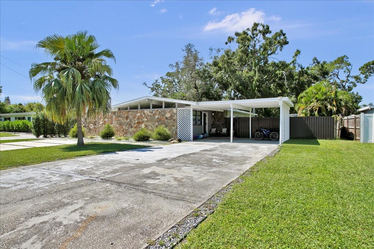 7502 LAKESIDE BOULEVARD