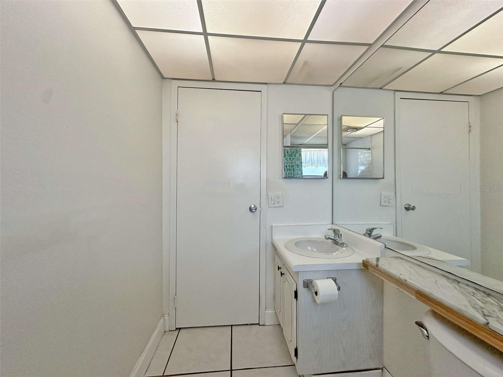 CAMBRIDGE I CONDO - Residential Lease