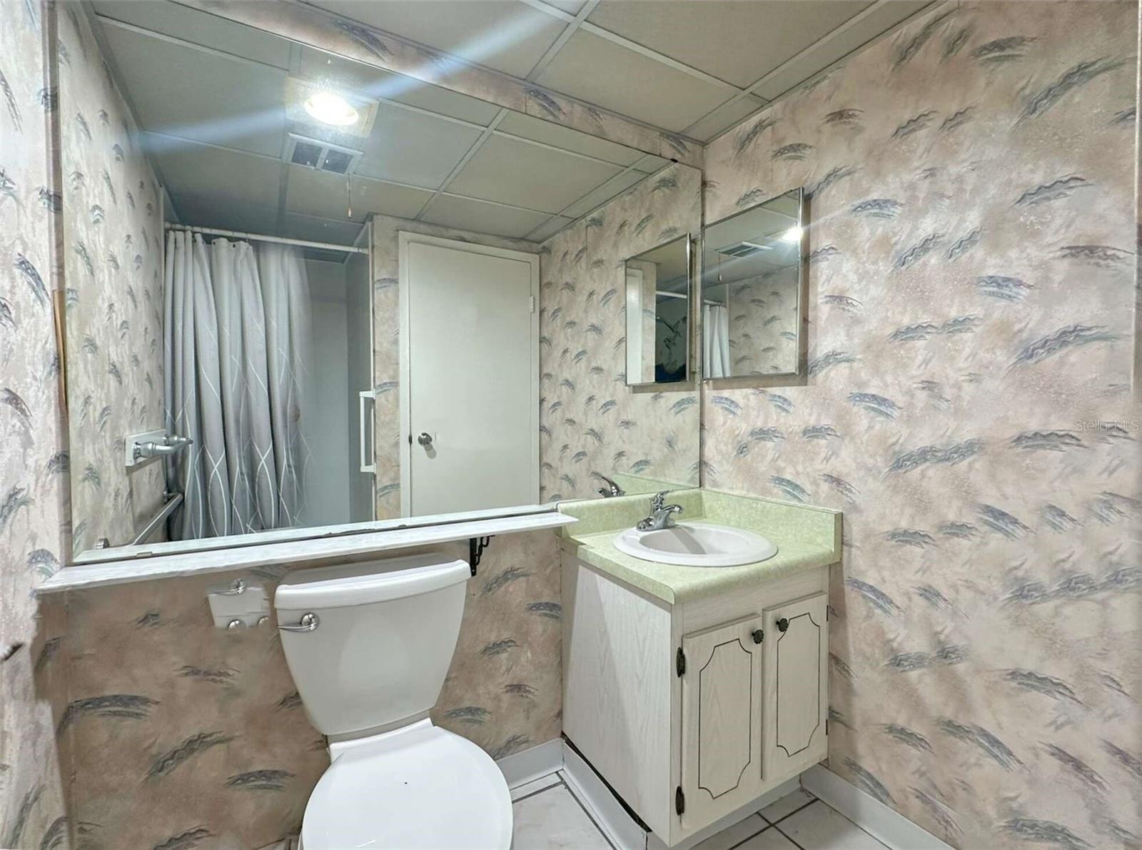 CAMBRIDGE I CONDO - Residential Lease
