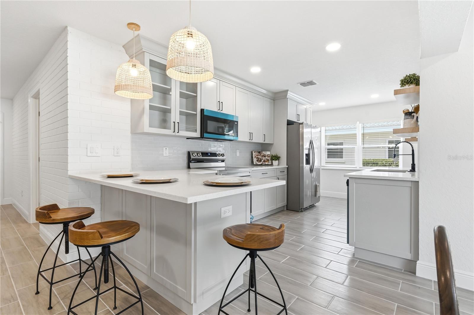 DOUGLAS MANOR 2ND ADD - Residential