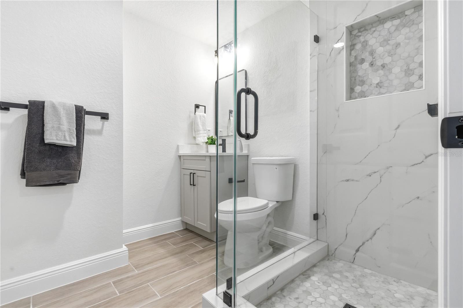 DOUGLAS MANOR 2ND ADD - Residential