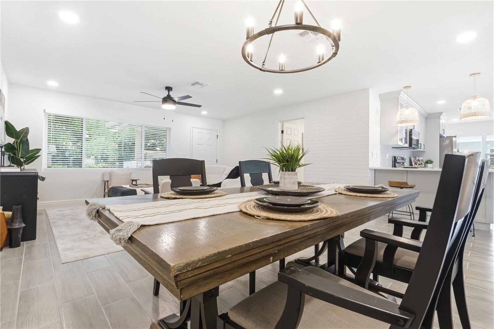DOUGLAS MANOR 2ND ADD - Residential