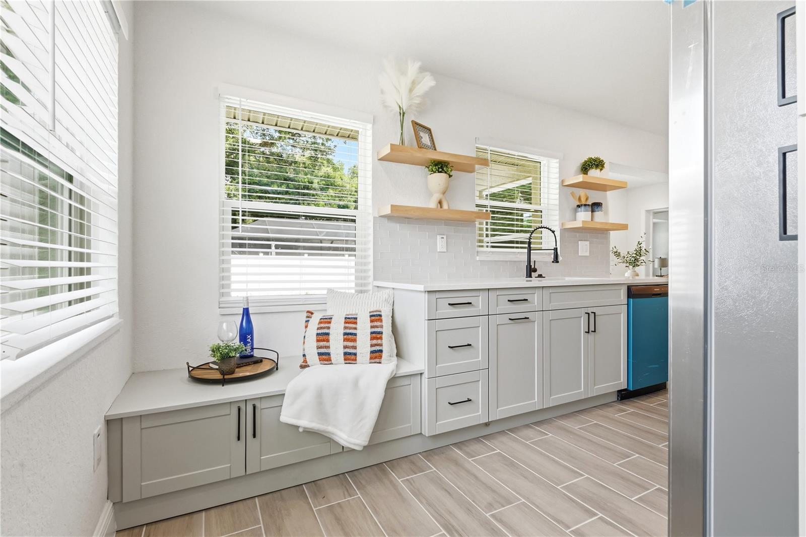 DOUGLAS MANOR 2ND ADD - Residential