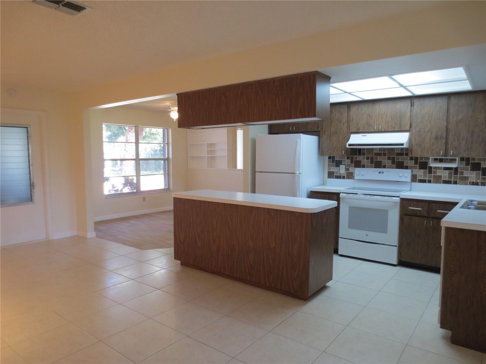 HIGHLAND LAKES UNIT 14 PH 1 - Residential Lease